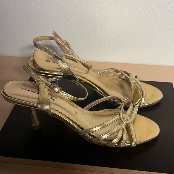 Classified excellent condition low heel pump dressy Gold Heeled Sandals 7.5 - Picture 3 of 4